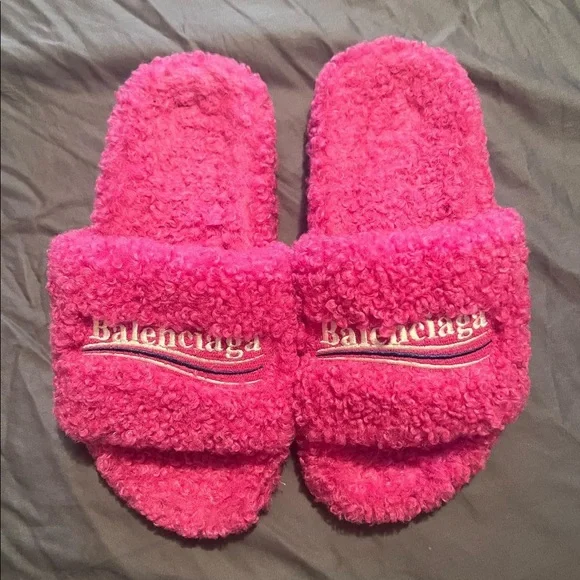Balenciaga Vibrant Pink Fuzzy Slides Buy Balenciaga Wmns Furry Slides  main image 3